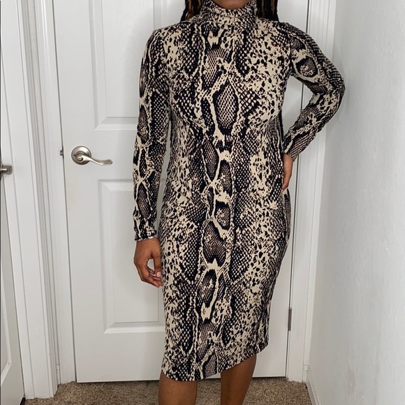 PRINTED SWEATER DRESS - ZARA - Picture 2 of 5